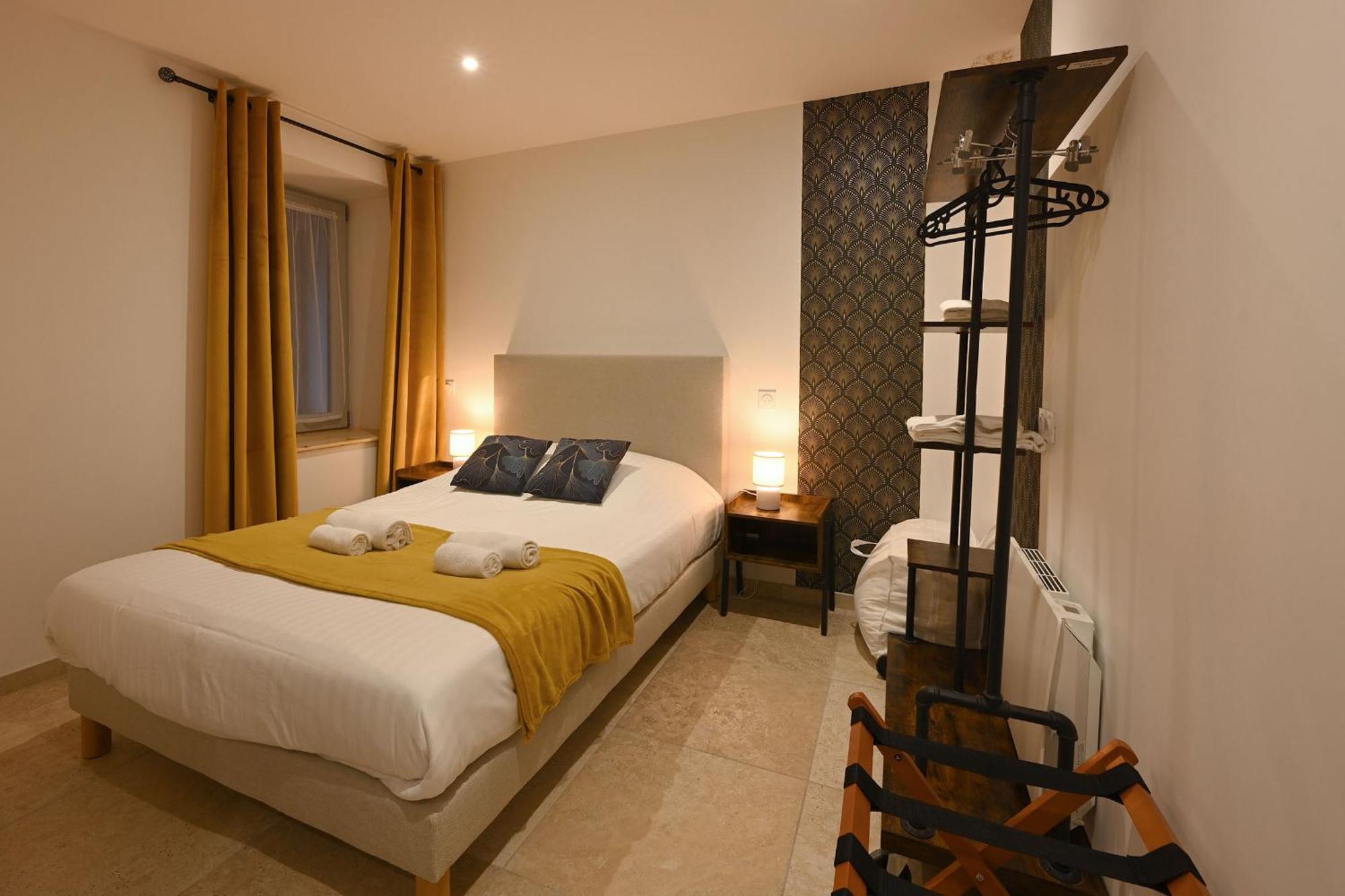 Hotel De La Croisee Poncin Zewnętrze zdjęcie