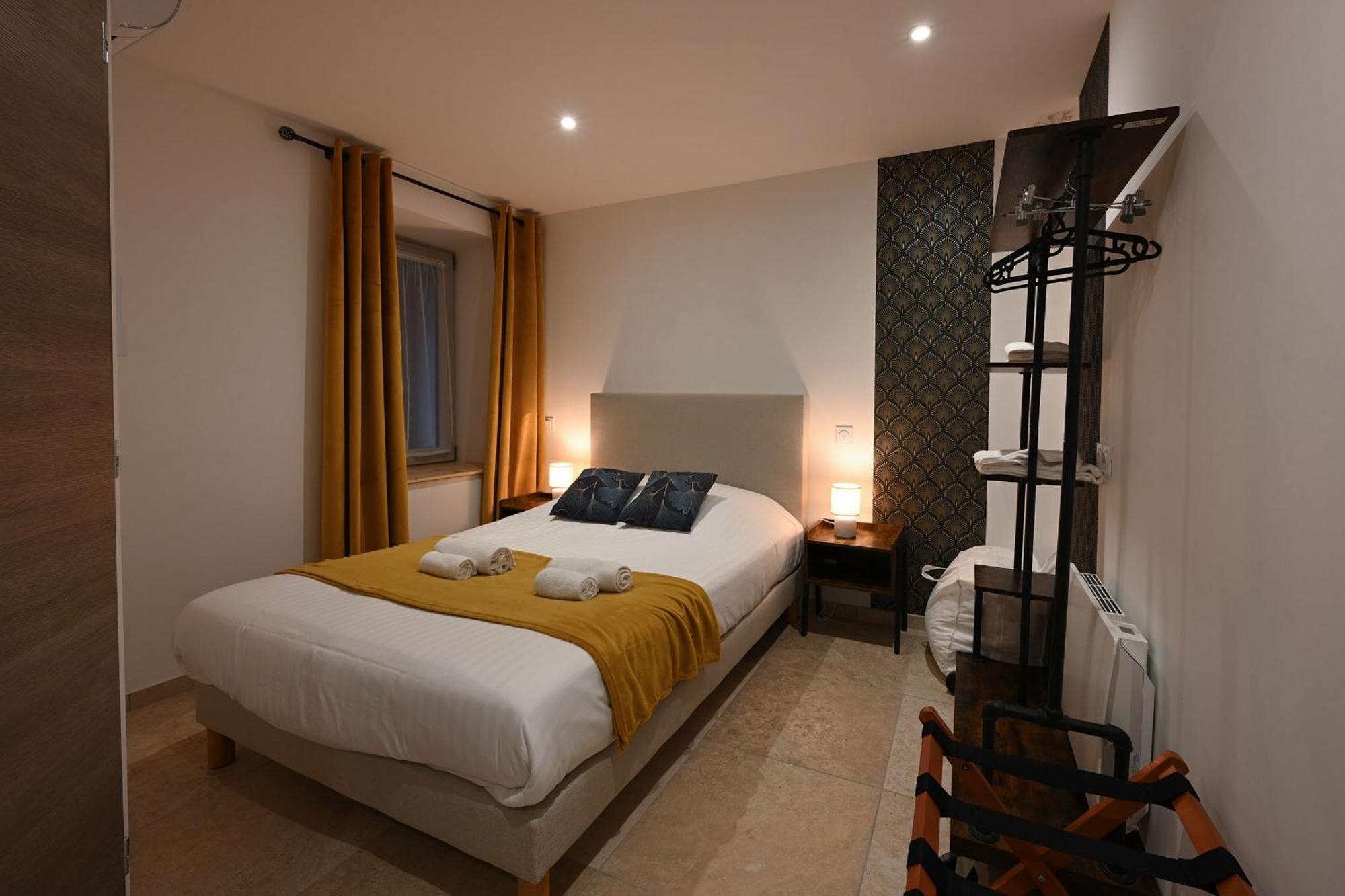 Hotel De La Croisee Poncin Zewnętrze zdjęcie